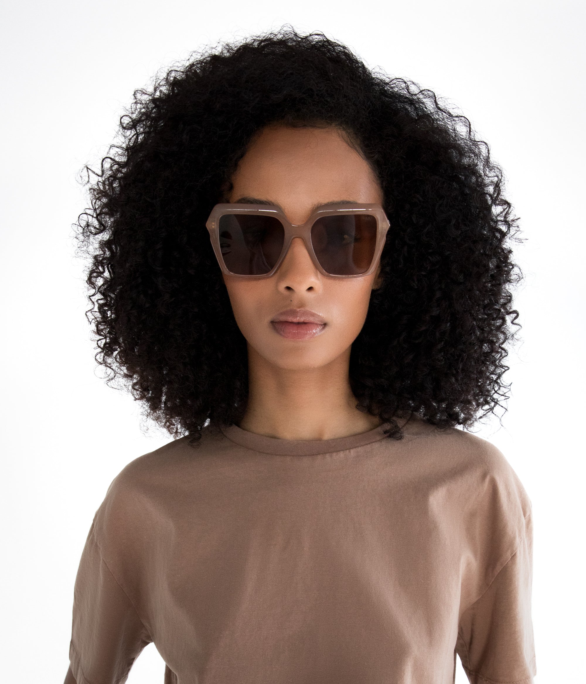 LOIS-2 Lunettes de soleil recyclées – Image 2