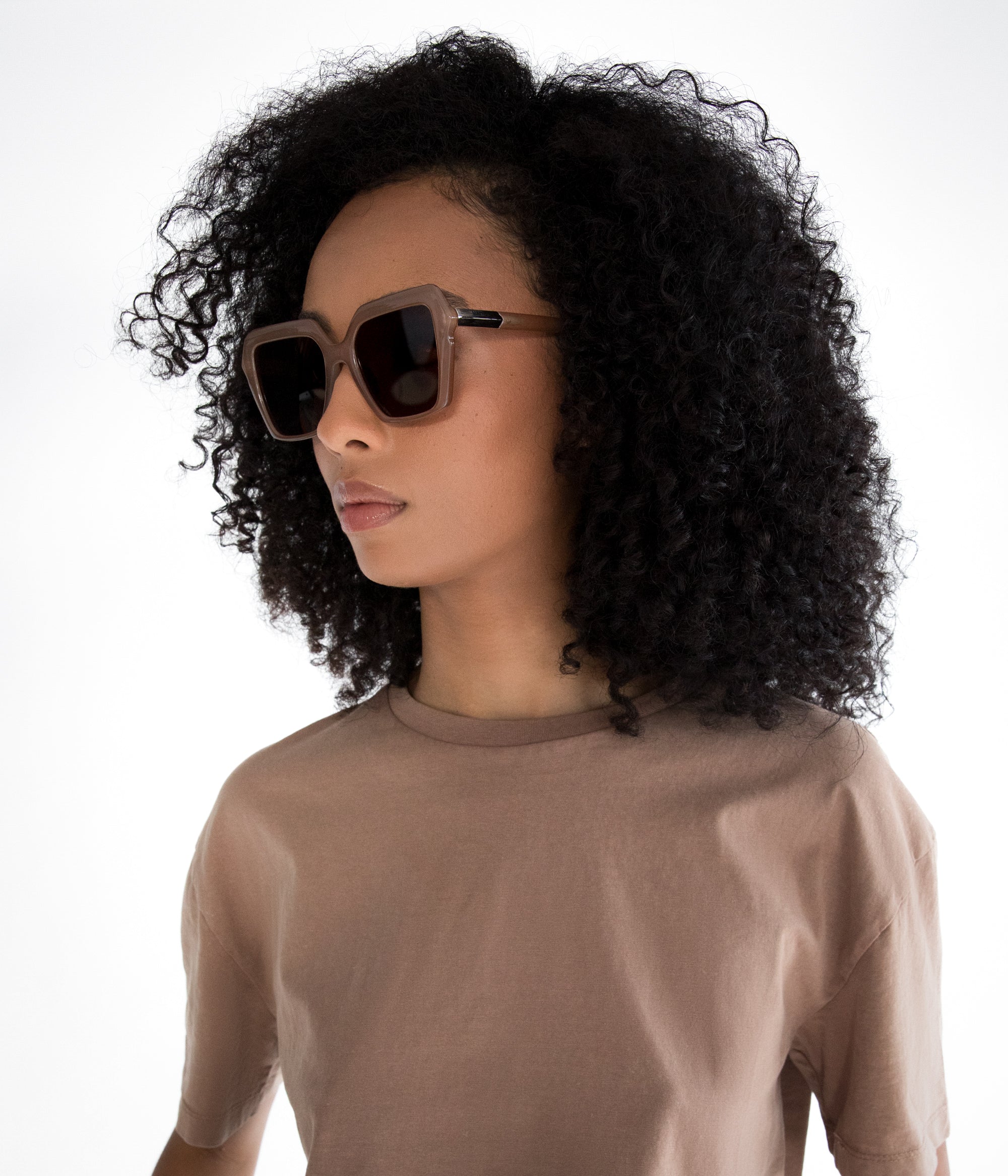 LOIS-2 Lunettes de soleil recyclées – Image 5
