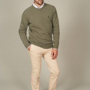 Round neck wool sweater:
