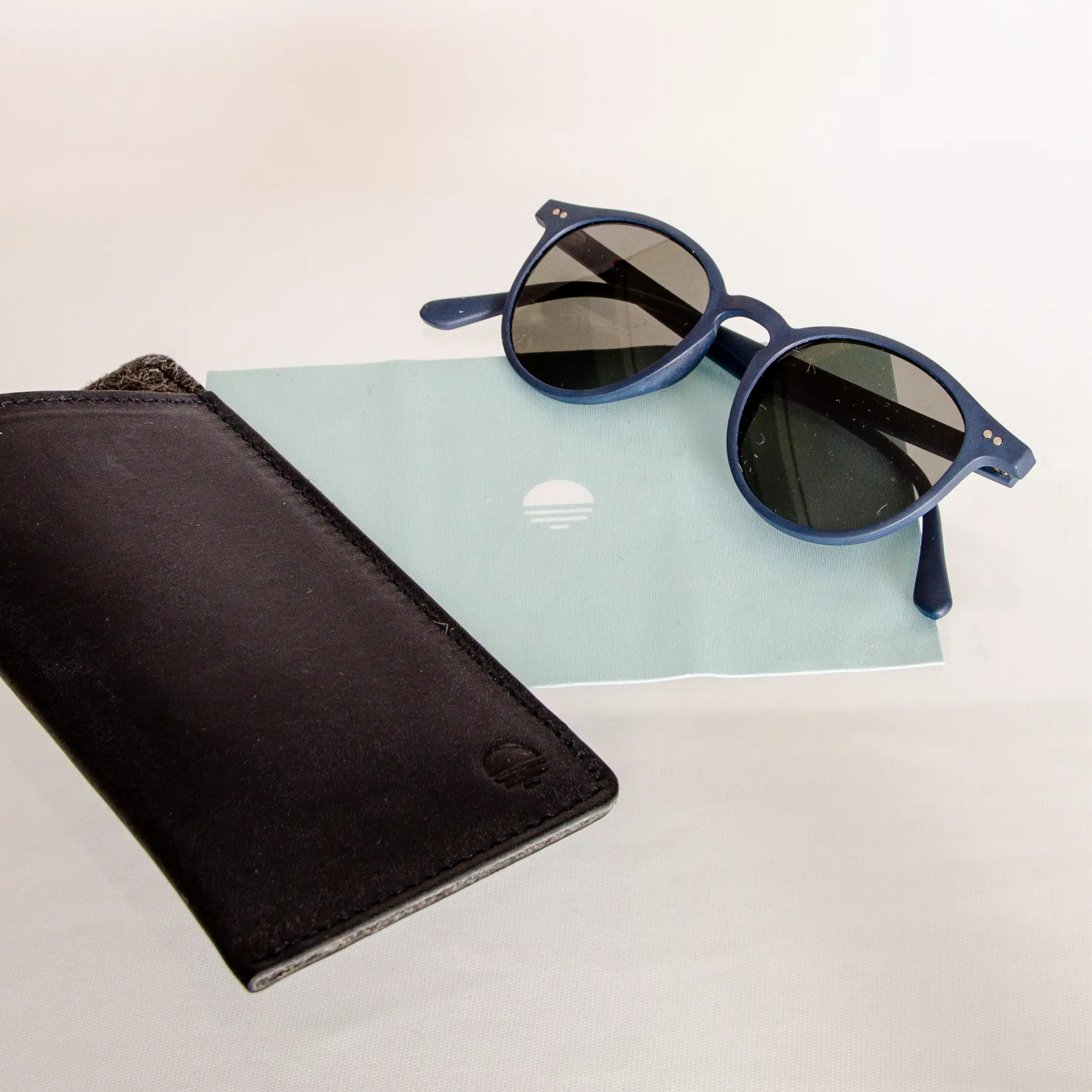 Lunettes de soleil recyclées – Modèle Avène – Couleur Ardoise – Eio – Image 4