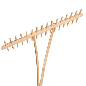 Râteau à herbe artisanal éco-responsable et écologique en bois de frêne – Fais en France